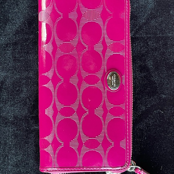 Coach Cranberry Patent Leather Embossed Logo Wallet - Picture 5 of 10